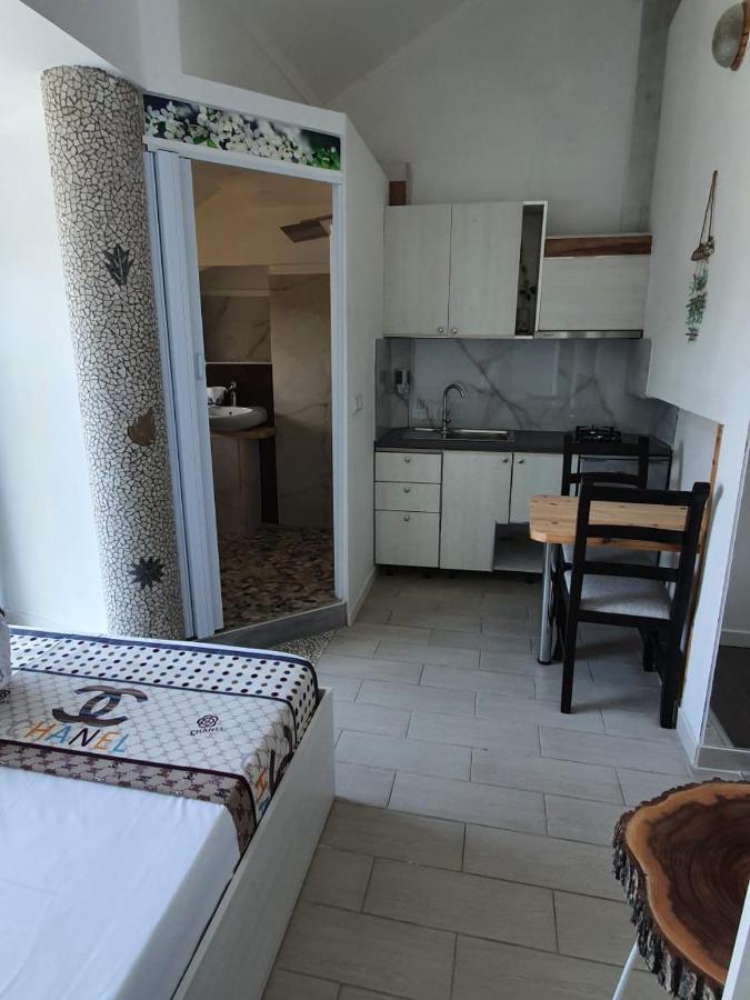 Vila Oliven Vlorë Esterno foto