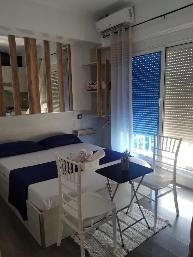 Vila Oliven Vlorë Esterno foto