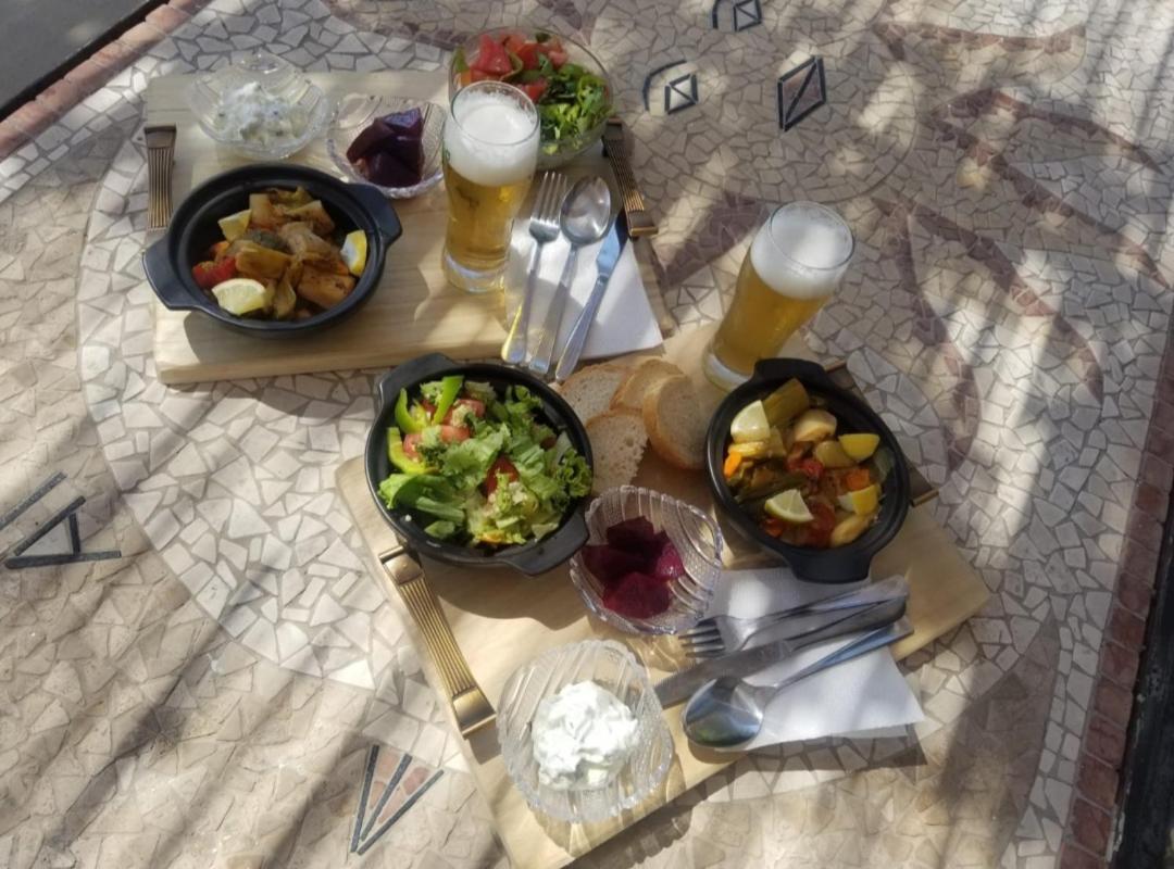 Vila Oliven Vlorë Esterno foto