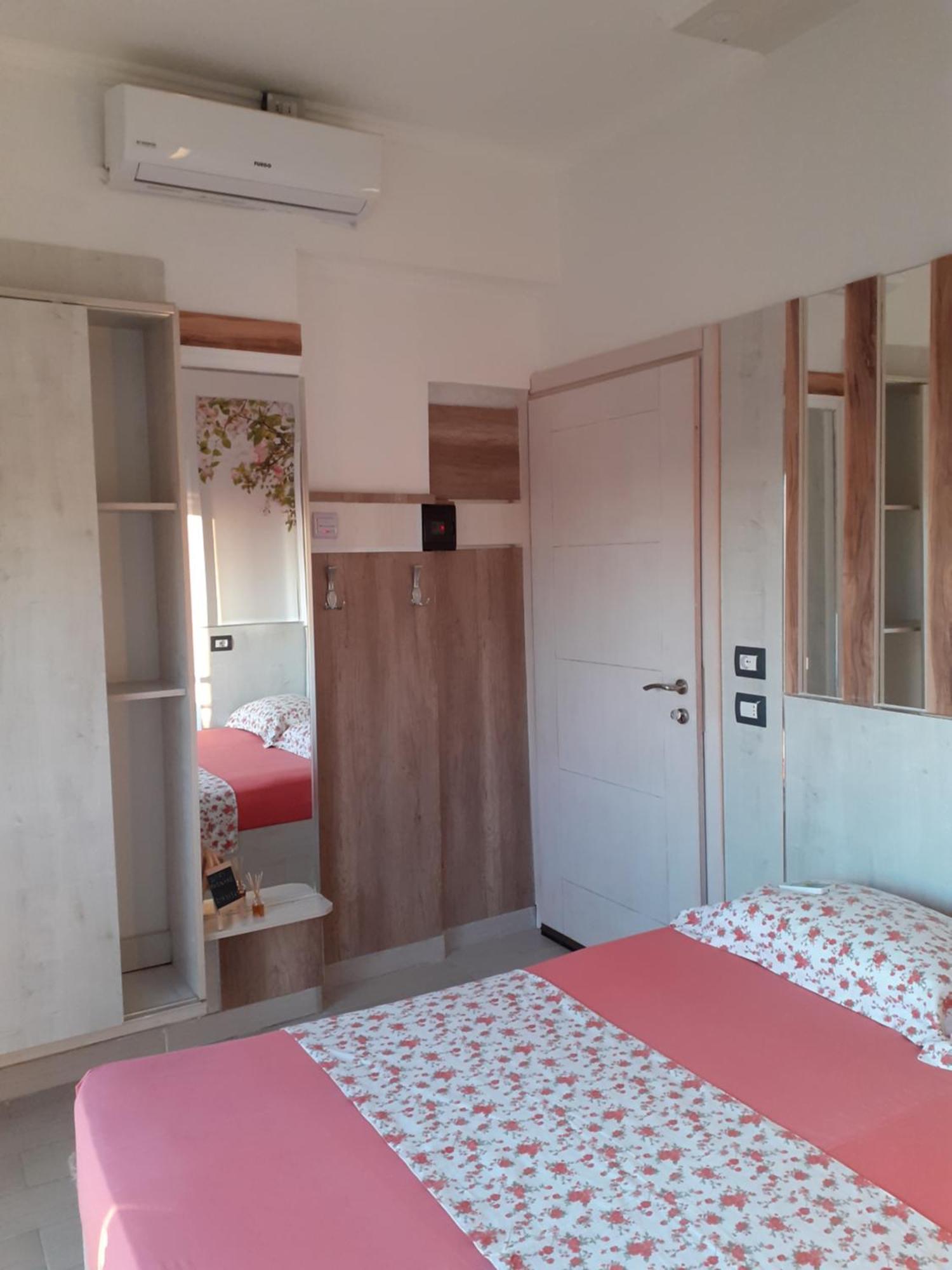 Vila Oliven Vlorë Esterno foto