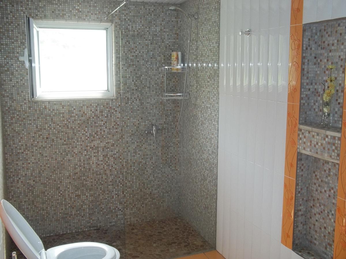 Vila Oliven Vlorë Esterno foto