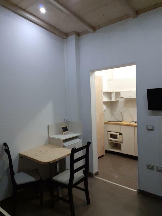 Vila Oliven Vlorë Esterno foto