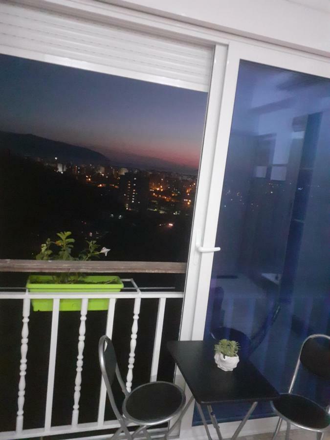 Vila Oliven Vlorë Esterno foto