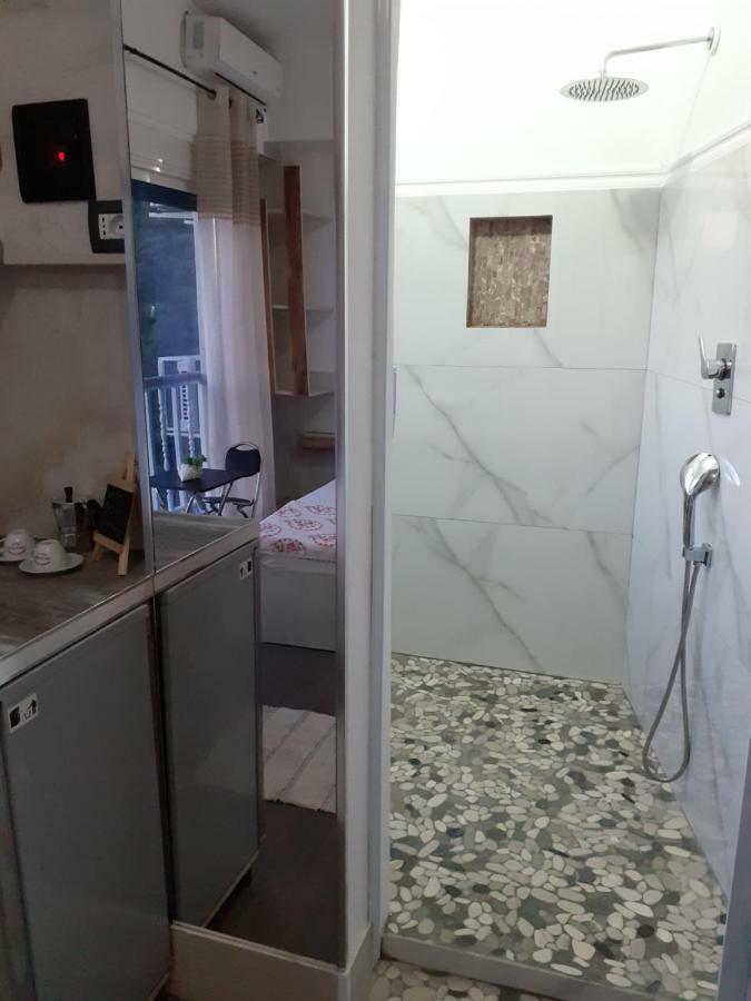 Vila Oliven Vlorë Esterno foto